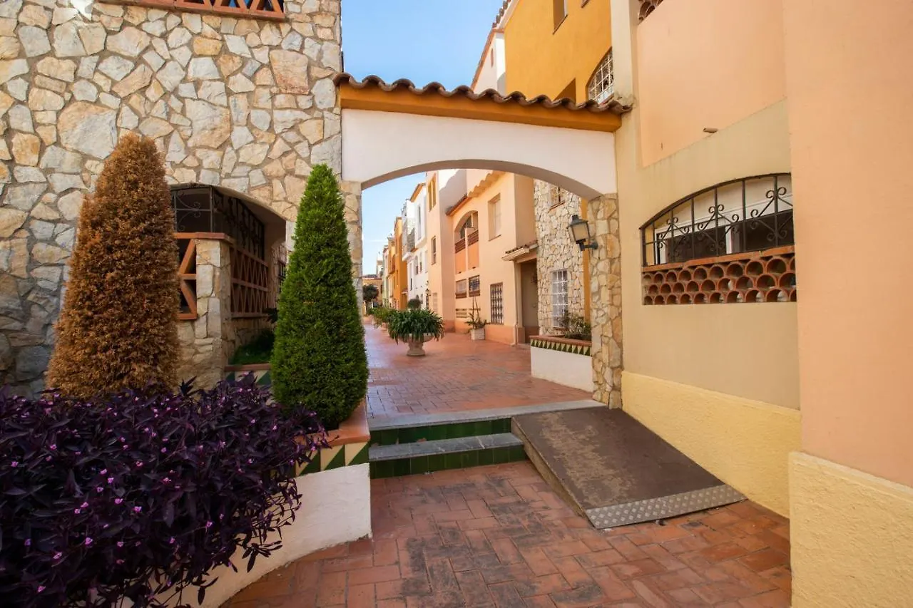 Apartment 1002 Precioso Apartamento A 250 M De La Playa By Homeselectspain Empuriabrava